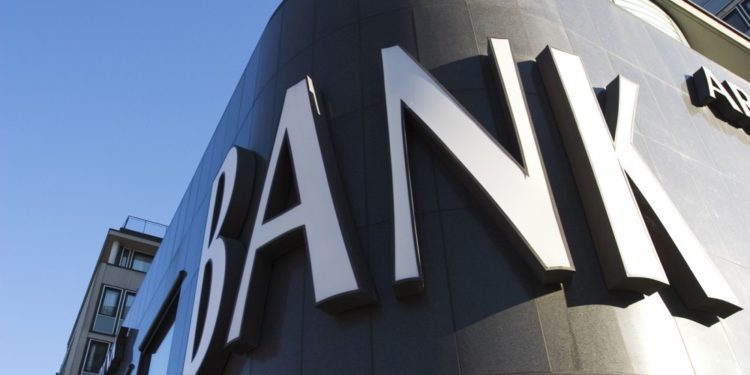 Banks lagging despite a rebound of economic activities 1 Banks lagging despite a rebound of economic activities
