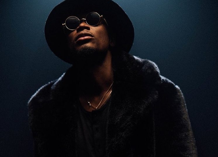 EL IS UNFAZED ABOUT OTHER ARTISTS OUTSHINING HIM 1 Ghanaian Afrobeat musician and rapper, Elom Adablah, better known by his stage name E.L, has said that he is not bothered by other artists who outshine him.