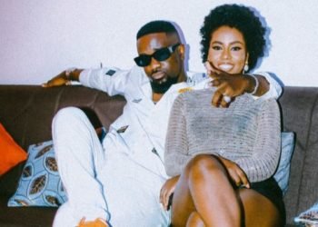 Ghanaian rapper and entrepreneur, Michael Owusu Addo who is known professionally as Sarkodie has eulogized Ghanaian singer and songwriter Mzvee as one of Ghana’s most valuable assets.