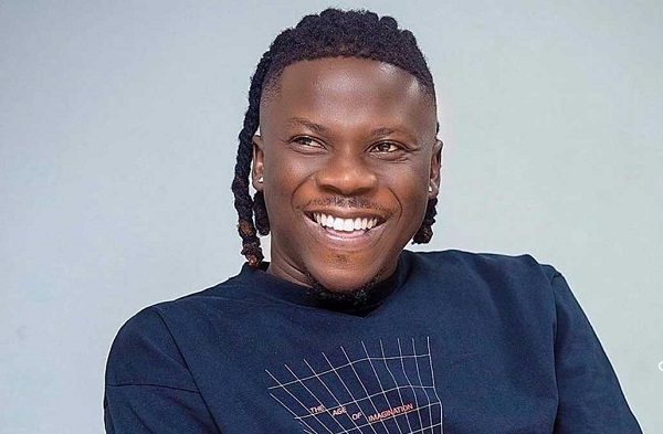 Black stars Grammy Ghanaian dancehall superstar, Livingstone Etse Satekla, popularly known as Stonebwoy, has shown his loyal fans his other side of looking cool.