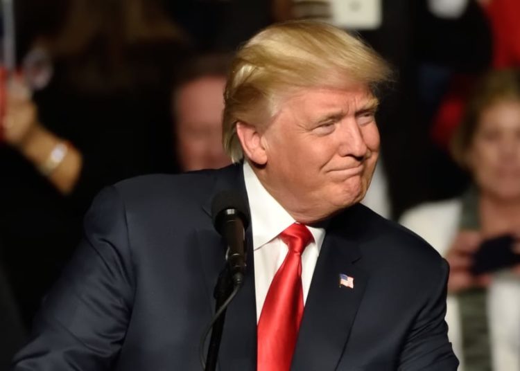 Trump signs COVID relief bill amid pressure, with conditions 1 Trump signs COVID relief bill amid pressure, with conditions