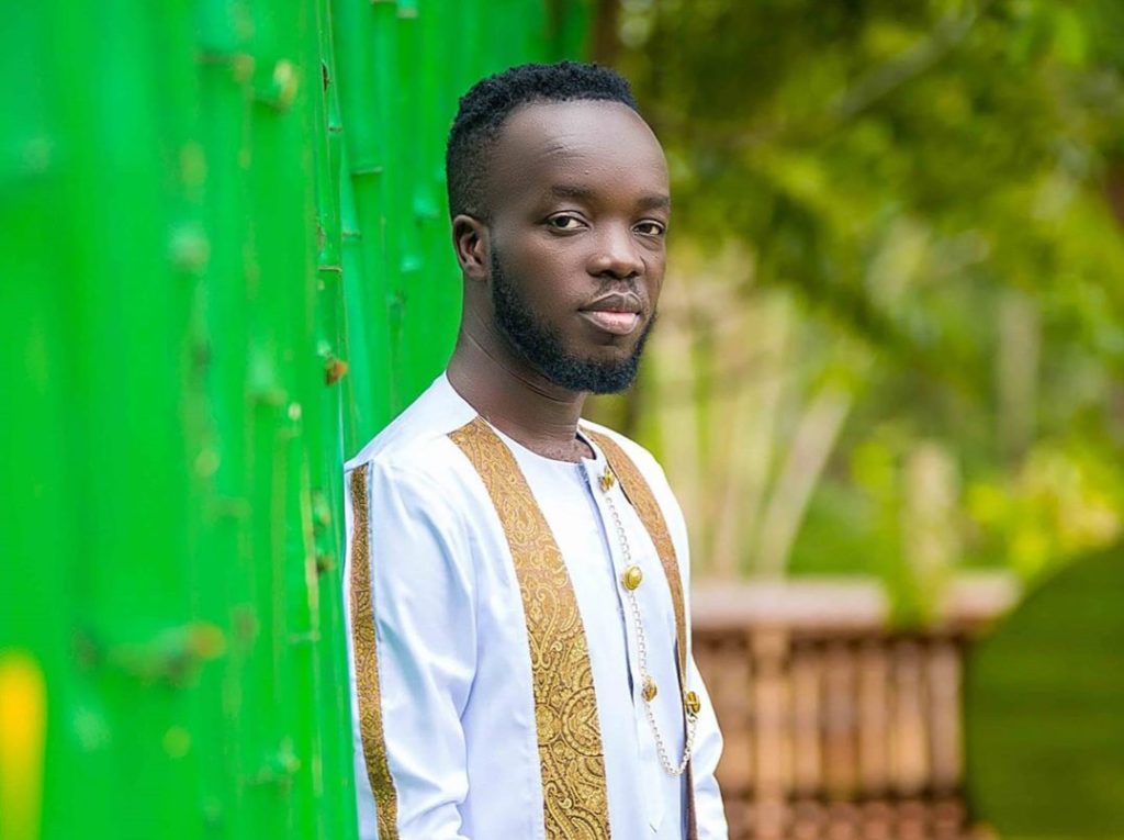 Kwabena Akwaboah Junior, popularly known as Akwaboah, has revealed that gospel musicians aren't united as they make it seem in the eye of the public.