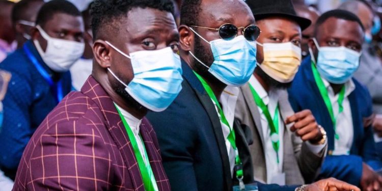 GHANAIAN CELEBRITIES CREATE AWARENESS AS NUMBER OF COVID-19 CASES RISE 1 Some Ghanaian celebrities have come out to create awareness about the COVID-19 as the number of active cases recorded in Ghana continues to surge.