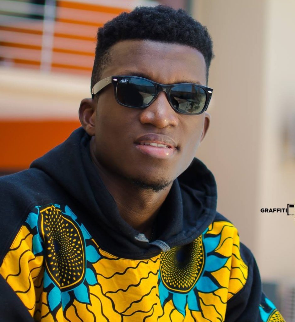 Kofi Kinata, has advised that creatives be pushed into parliament. The 'Susuka' hitmaker made this assertion during an interview