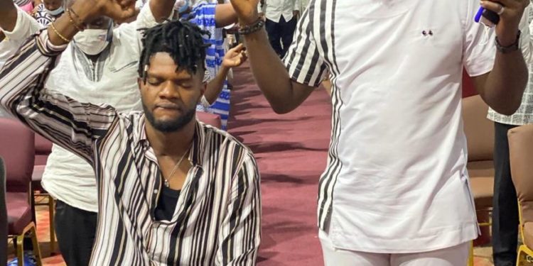 ANTOA TODAY, CHURCH TOMORROW – OGIDI BROWN 1 In a video that is fast going viral on social media, the CEO of OGB music, Ogidi Brown is spotted leading praises and worship at his church during the 31st December service.