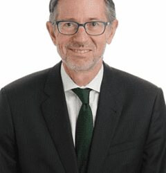 IMF's Director of Finance Department to Retire