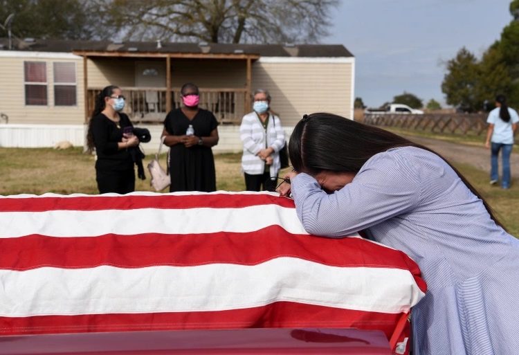 US becomes first country to record 500,000 Covid-19 deaths