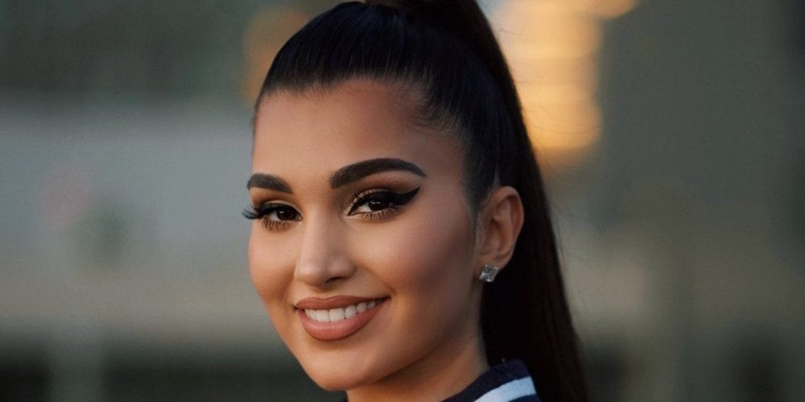 Enisa Nikaj has featured Davido, on the remix of her hit song ‘Love Cycle’. She made this known on her Twitter page