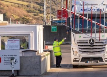 UK says 'world is watching' EU over threat to ban vaccine exports