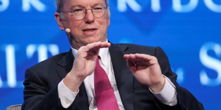 Former Google CEO donates $ 150 million to biology and data research