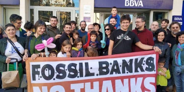 Investor group calls for banks to set tougher climate targets