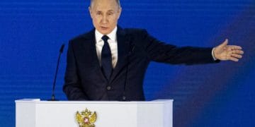 Putin warns foreign states against crossing Russia’s “red lines”