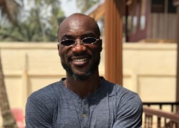 , Kwabena Kwabena has lamented on how he called on five artists to feature on his yet-to-be-released album and only one artist showed up. Speaking in an interview, the highlife sensation