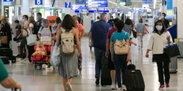 EU agrees to allow vaccinated non-EU tourists into the bloc