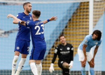 Chelsea beat City 2-1 to delay title-winning party
