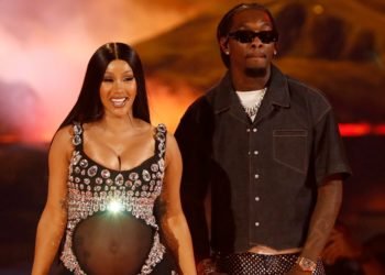 Cardi B claps back at critics over $250,000 birthday gift for her daughter 2 American rapper, Cardi B has clapped back at critics who are backlashing her husband, Offset, and her for buying their three-year-old daughter,