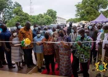 President Akufo-Addo commissions Tumu Business Resource Centre 8 President Akufo-Addo, has commissioned the Tumu Business Resource Centre established by the Ministry of Trade and Industry.