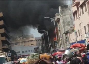 Ghanaians vexed over fire service's 'no water' statement Makola Market is currently trending on social media for all the wrong reasons. This follows reports that a building opposite the SIC Mall at Makola
