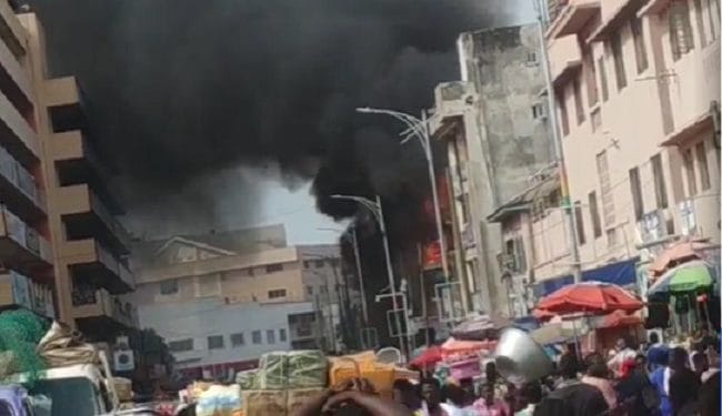 Ghanaians vexed over fire service's 'no water' statement Makola Market is currently trending on social media for all the wrong reasons. This follows reports that a building opposite the SIC Mall at Makola