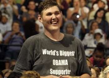 Tallest man in US, Igor Vovkovinskiy dies aged 38 3 Igor Vovkovinskiy, the tallest man in the US, has died at age 38 in Minnesota. His family disclosed that the Ukrainian-born