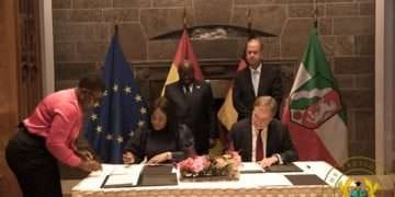 Shirley-Ayorkor-Botchway-signing-the-cooperation-Agreement-with-the-Minister-President-of-North-Rhine-Westphalia
