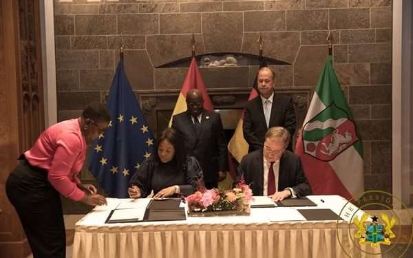 Shirley-Ayorkor-Botchway-signing-the-cooperation-Agreement-with-the-Minister-President-of-North-Rhine-Westphalia