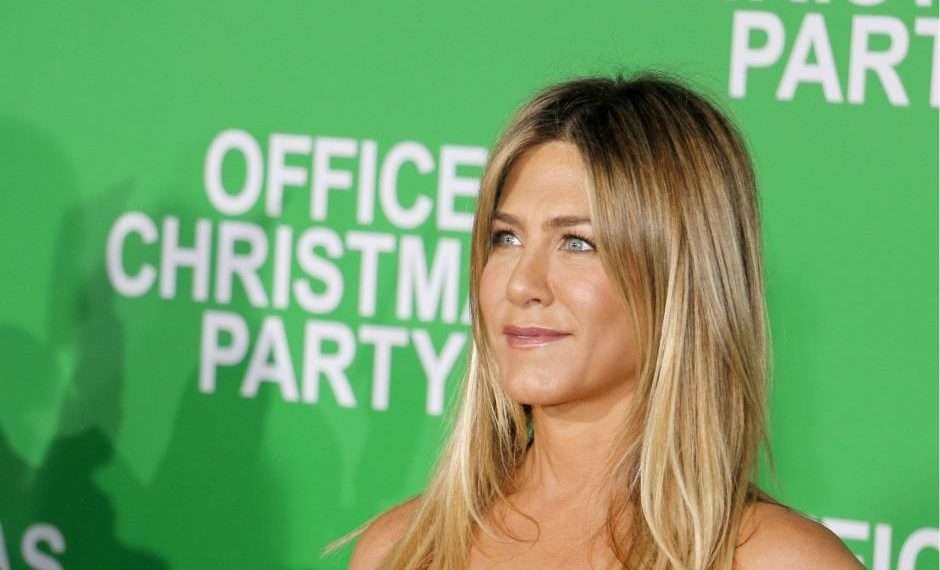 American popular actress, Jennifer Aniston has expanded on why she has cut off some of her friends who have refused to be vaccinated.