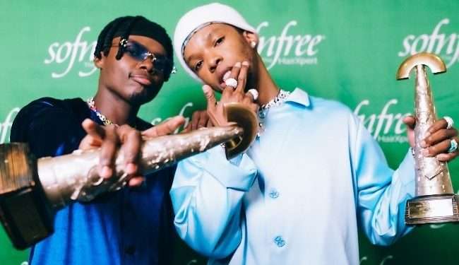 Blaq Diamond makes history at SAMAs 1 South African hip-hop duo, Blaq Diamond made history as the first artists to ever be crowned 'Artist of the Year' at the South African Music Awards.
