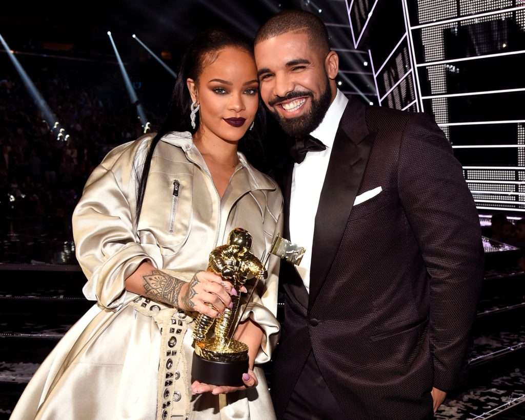 rihanna whinced at drakes name vmas speech friendship