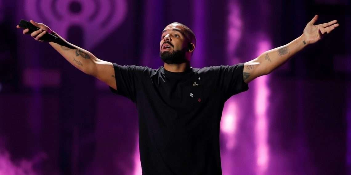 Drake's new album, 'Certified Lover Boy'(CLB) has finally been released and his fans aren't keeping calm about it.