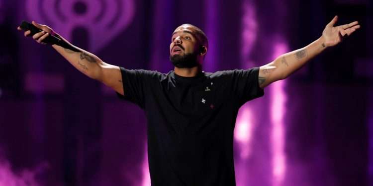 Drake will never disappoint- fans reactions after CLB release 1 Drake's new album, 'Certified Lover Boy'(CLB) has finally been released and his fans aren't keeping calm about it.