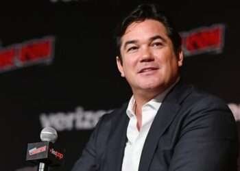 Dean Cain has accused DC Comics of jumping on a bandwagon by revealing the latest incarnation of the character will be bisexual.