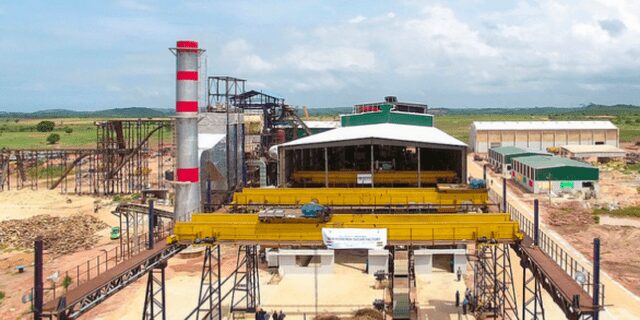 Challenge of Komenda sugar factory, due to “politicization” of the factory- Ransford Amoah 1 Ransford Amoah, a former board secretary of the Komenda Sugar factory, has disclosed that the politicization of the factory has led to the delay in full scale commercial production of sugar at the plant.