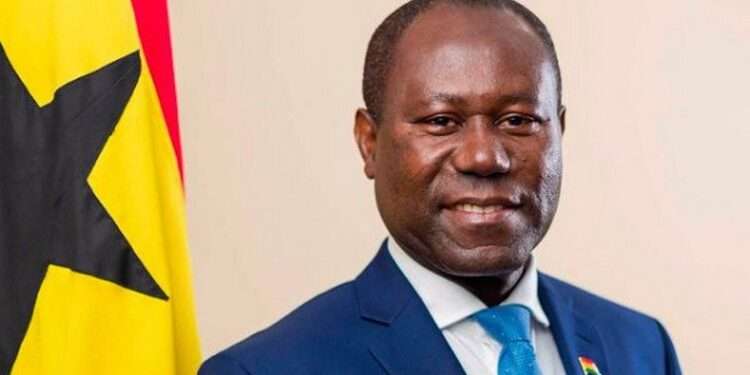 COCOBOD Promotes Hand Pollination to Boost Cocoa Production in Ghana