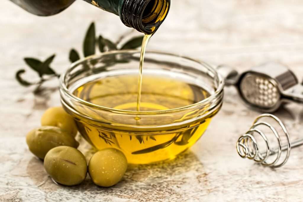 olive oil 968657 1920 1