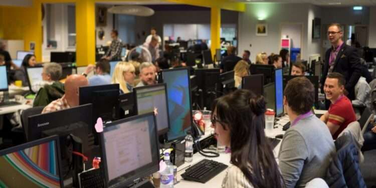Atom Bank Adopts a 4-day working week 1 Atom Bank Adopts a 4-day working week
