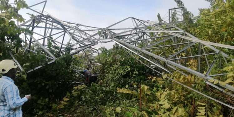 Communication mast collapses on GRIDCo towers at Bogoso Photos 1 750x375 1