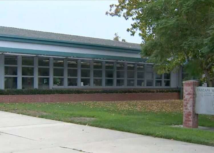 School Sacks Teacher After Telling Students Trump is Still President and Repeating Covid-19 Conspiracy Theories 1 School sacks teacher after telling students Trump is still president and repeating covid-19 conspiracy theories