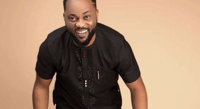 Police Detain Nollywood Actor, Damola Olatunji For 'Recording’ Assault By Officers 1 Police Detain Nollywood Actor, Damola Olatunji For 'Recording’ Assault By Officers