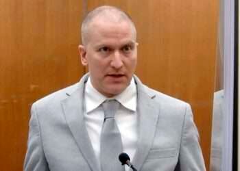 Derek Chauvin Pleads Guilty to Violating George Floyd's Federal Civil Rights 1 Derek Chauvin, the police officer who murdered George Floyd, has finally pleaded guilty to federal charges that he violated George Floyd's civil