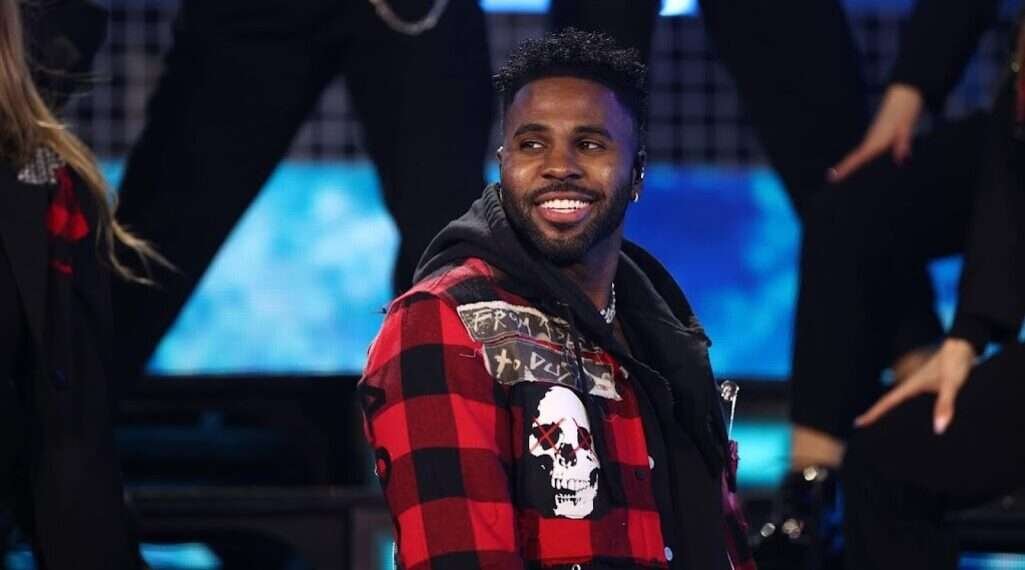 Jason Derulo let his wild side out in the lobby of a Las Vegas casino when he allegedly attacked two men, one of whom shouted “fuck you bitch” at him and called him “Usher,” according to video showing the incident.