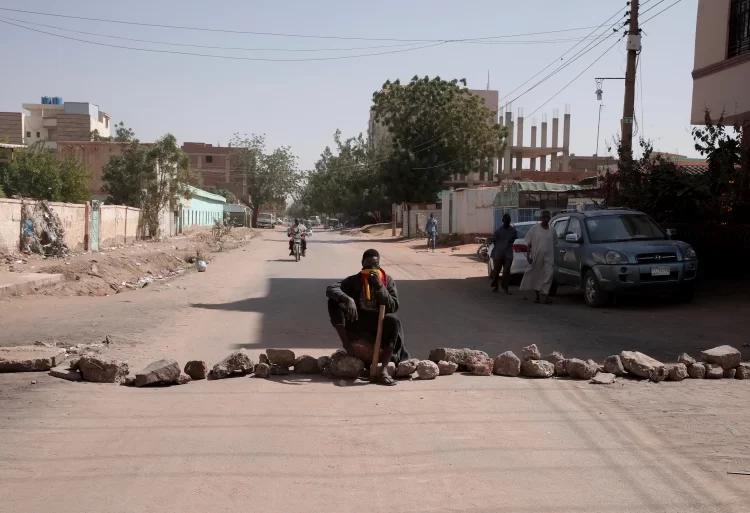Sudan Protesters: Citizens Barricade Streets as Strike to Protest Deaths 1 Sudanese Protesters