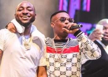 , Davido, has disclosed that he is the one behind the settlement of the two artists. This comes after Wizkid and Davido bumped into each other at a nightclub in Lagos and showed each other love