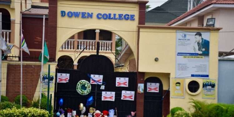 Dowen College, Lagos, Dr. Olumide Phillips, and members of the school's board have stepped down from office.