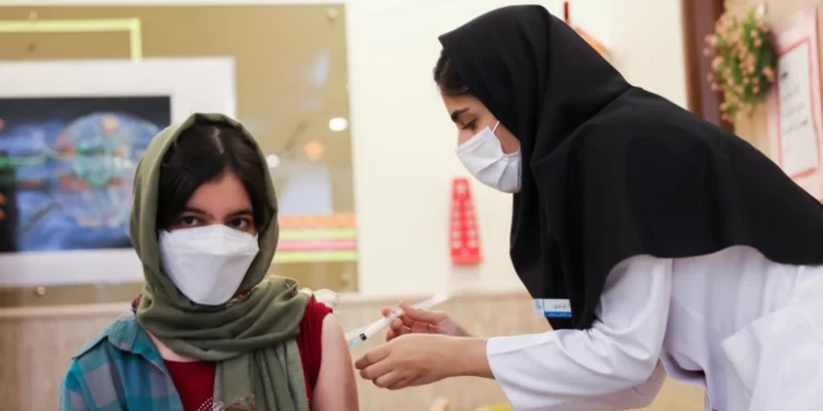 Iran is once again experiencing an alarming rise in COVID-19 infections, largely fuelled by the spread of the Omicron variant across the country.