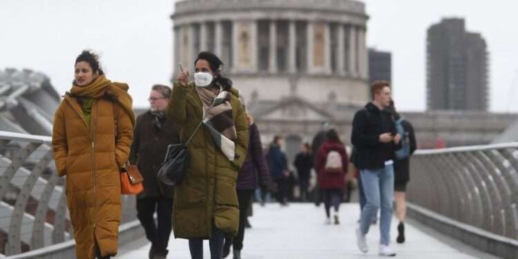 UK Sets out the end of Legal Restrictions in England 1 Image of UK citizens