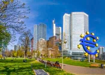 Total Assets of Insurance Corporations In Euro Area Up By €52 billion In Q4 2021 1 Total Assets of Insurance Corporations In Euro Area Up By €52 billion In Q4 2021