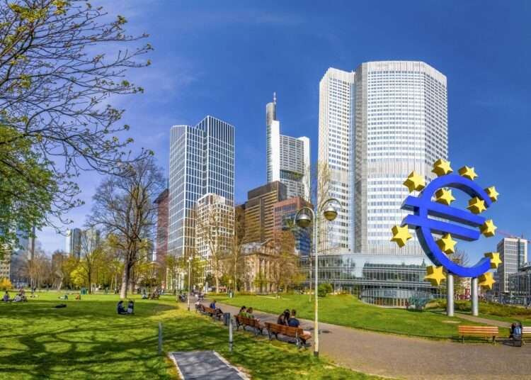 Total Assets of Insurance Corporations In Euro Area Up By €52 billion In Q4 2021 1 Total Assets of Insurance Corporations In Euro Area Up By €52 billion In Q4 2021