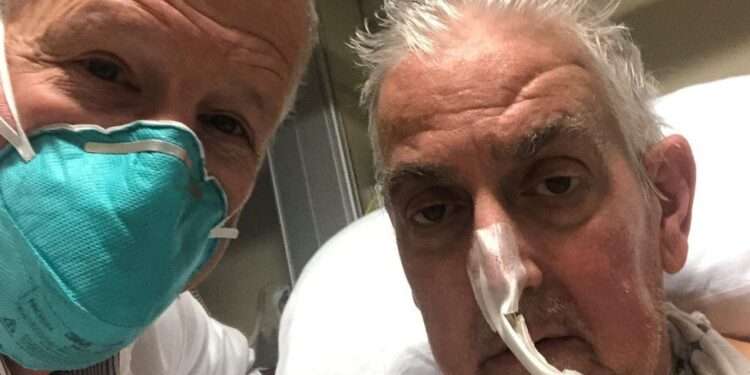 Man With Genetically Modified pig Heart Dies 1 Surgeon Bartley P Griffith pictured with David Bennett earlier this month
