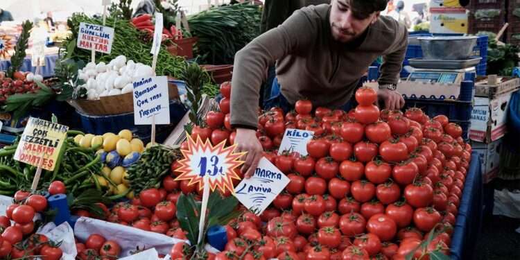 Turkey's Inflation Hits 61.14% In March, A New 20-Year High 1 Turkey's Inflation Hits 61.14% In March, A New 20-Year High